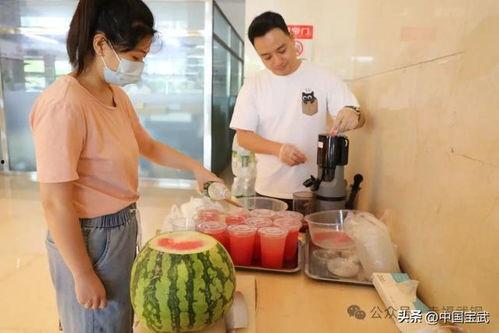 上饶万达吃瓜事件视频,一场引发热议的网络风波